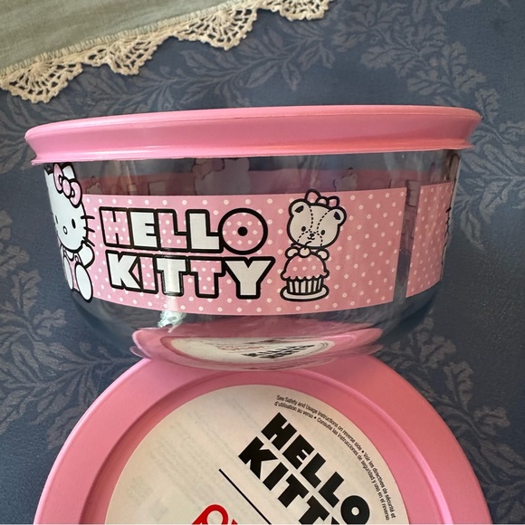 Pyrex Hello Kitty Pink Lid 4 cup / 946ml 1 unit - Picture 2 of 6